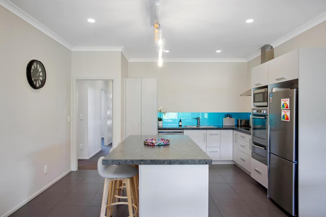 Sky Blue Retreat - Waihi Beach Holiday Home Dış mekan fotoğraf
