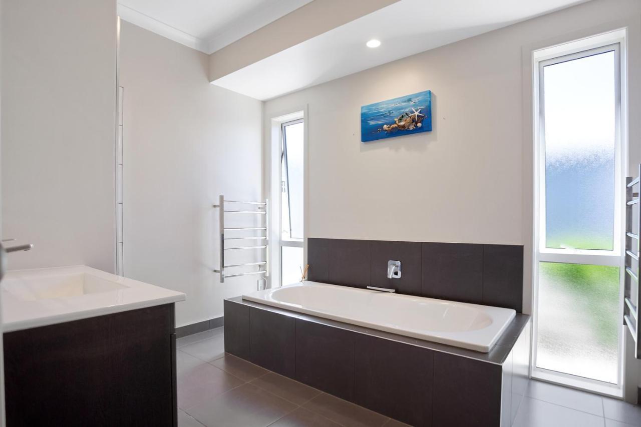 Sky Blue Retreat - Waihi Beach Holiday Home Dış mekan fotoğraf
