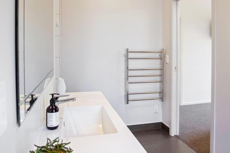 Sky Blue Retreat - Waihi Beach Holiday Home Dış mekan fotoğraf